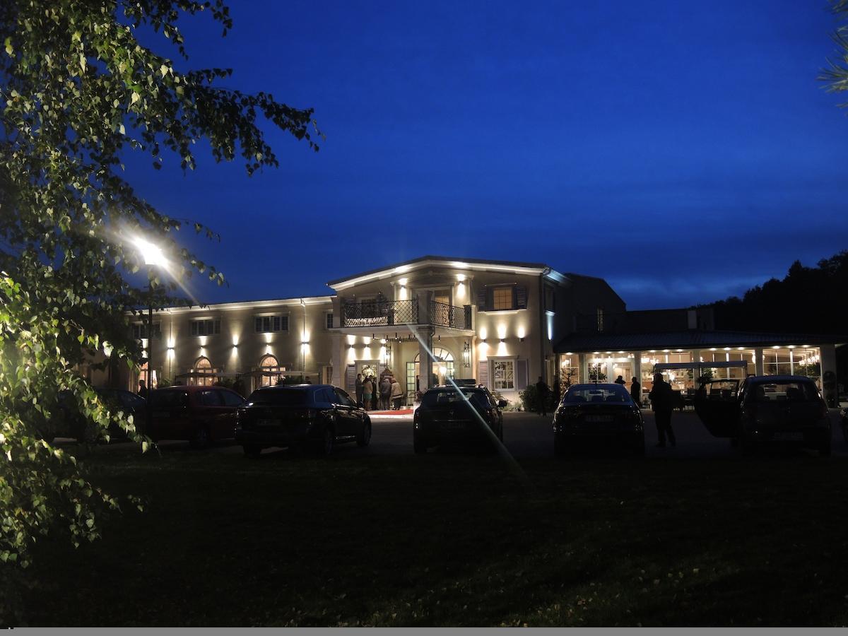 Riviera Resort Airport Modlin Olszewnica Nowa Exterior photo